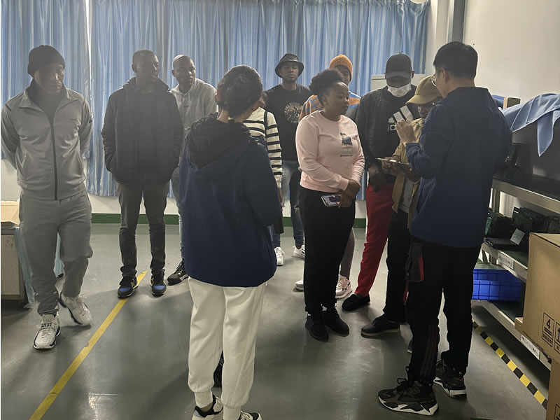 綿陽非洲留學生團參訪我司工廠，共促中外國際交流與商務合作新篇章！6.jpg
