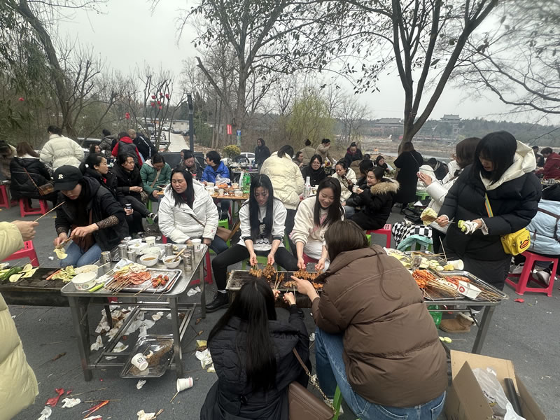 綿陽(yáng)市先鋒醫(yī)療器械有限公司—— 慶?！?.8婦女節(jié)”，共赴燒烤盛宴，致敬巾幗風(fēng)采1.jpg